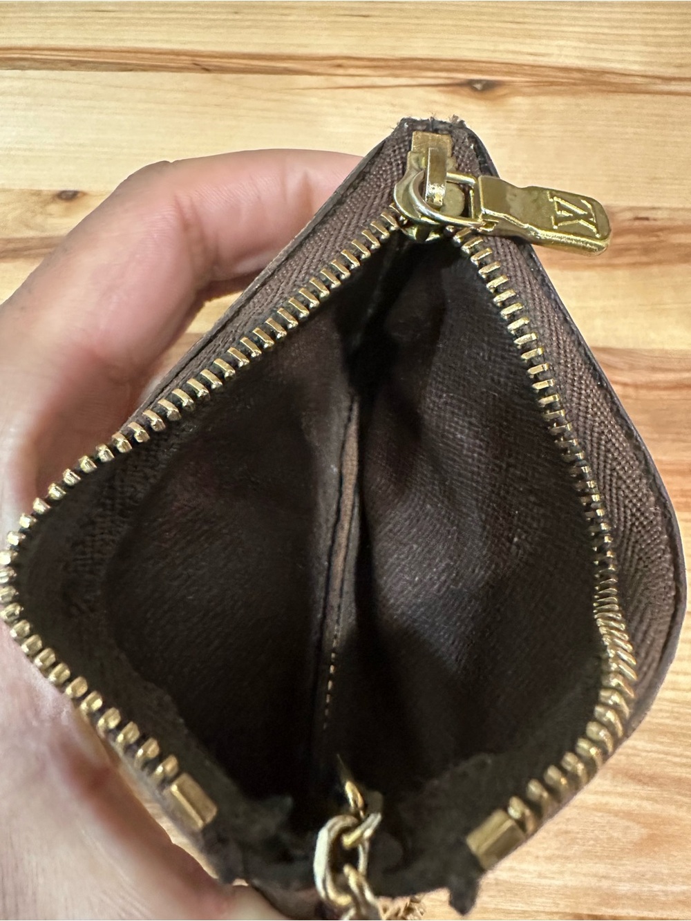 Louis Vuitton Damier Ebene Key Pouch; Pre-loved - Picture 6 of 11